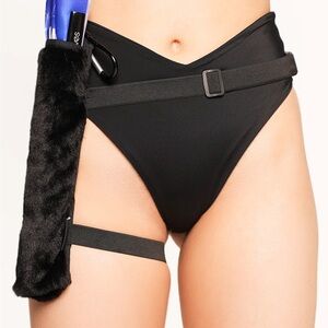 FLUFFY POP STRAP & CLIP-ON FUR FAN HOLSTER